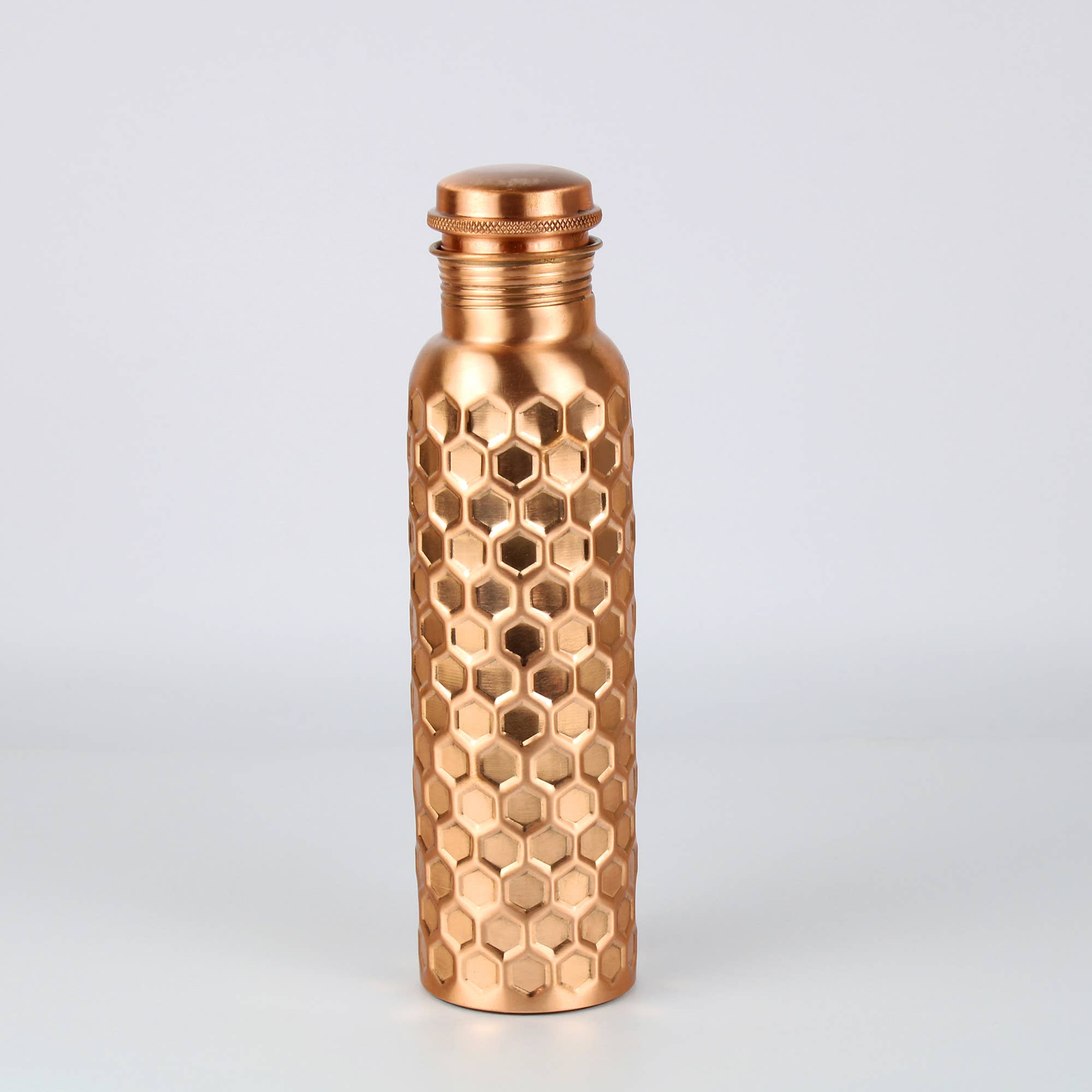 Artisan-Crafted Diamond Hammered Copper Bottle - 1L