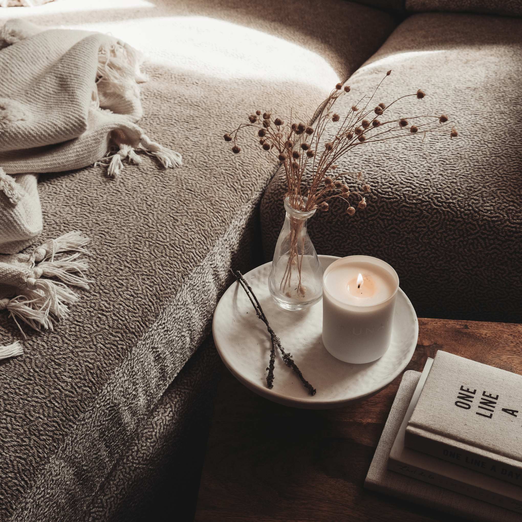 Nunaïa Candle Sacred Space 100% Natural Candle