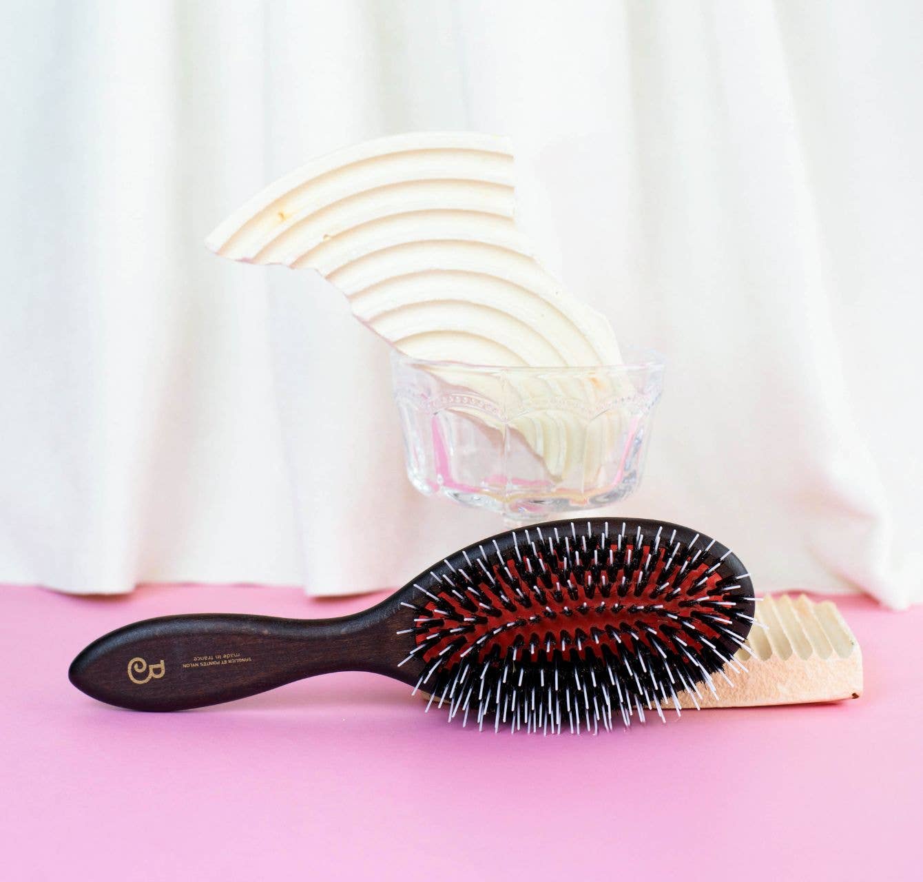 Large Format Pneumatic Brush with Boar and Nylon Dots