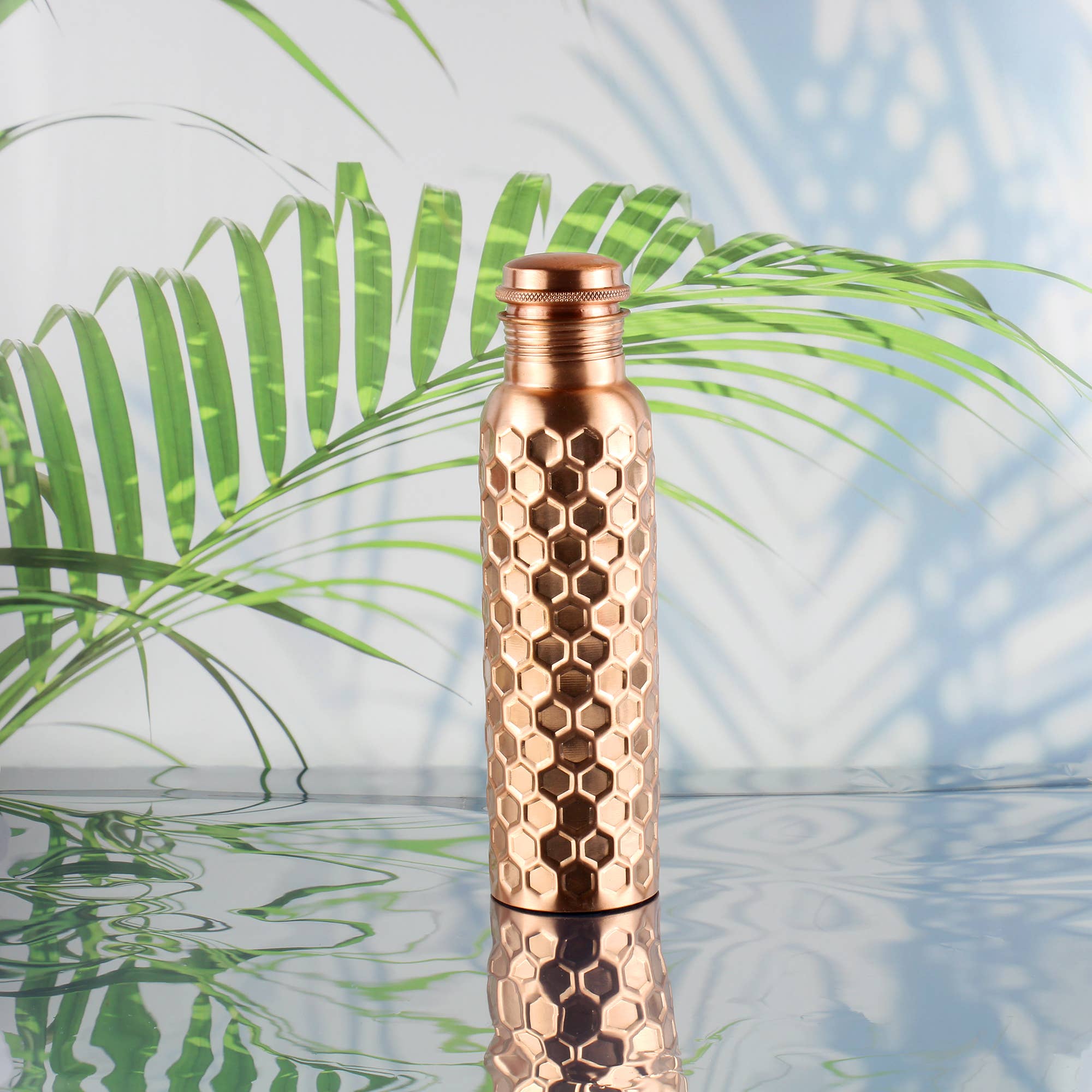 Artisan-Crafted Diamond Hammered Copper Bottle - 1L